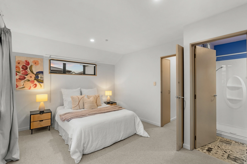 Photos of 70 Wharenui Road