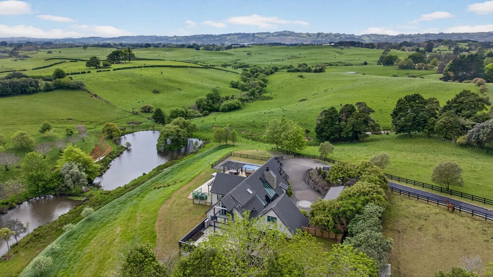Photos of 333 Tuhimata Road