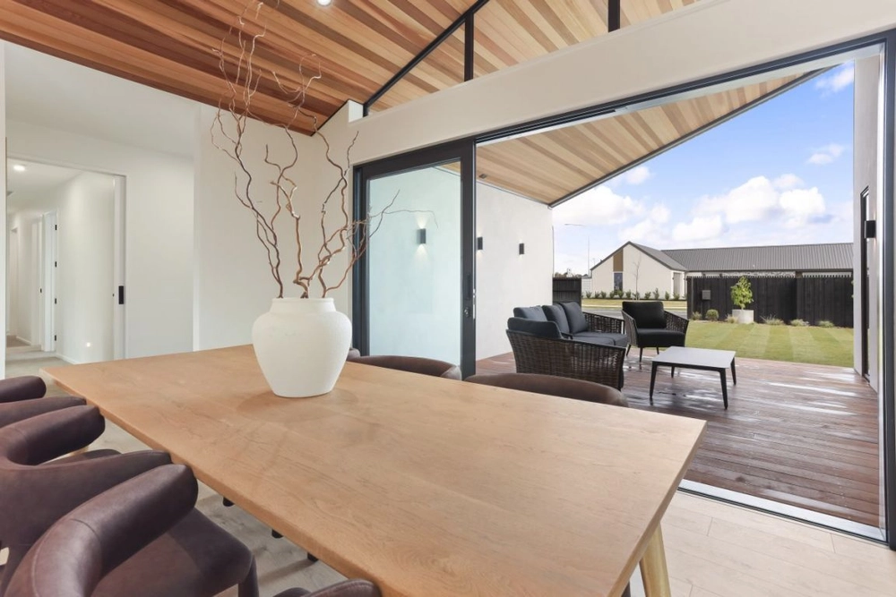 Photos of 2 Cathie Street
