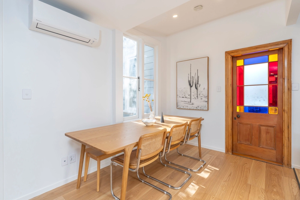 Photos of 18 Mostyn Street