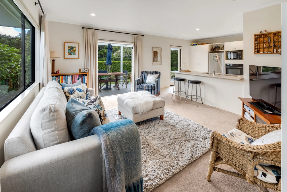 Photos of 16 Peretao Rise