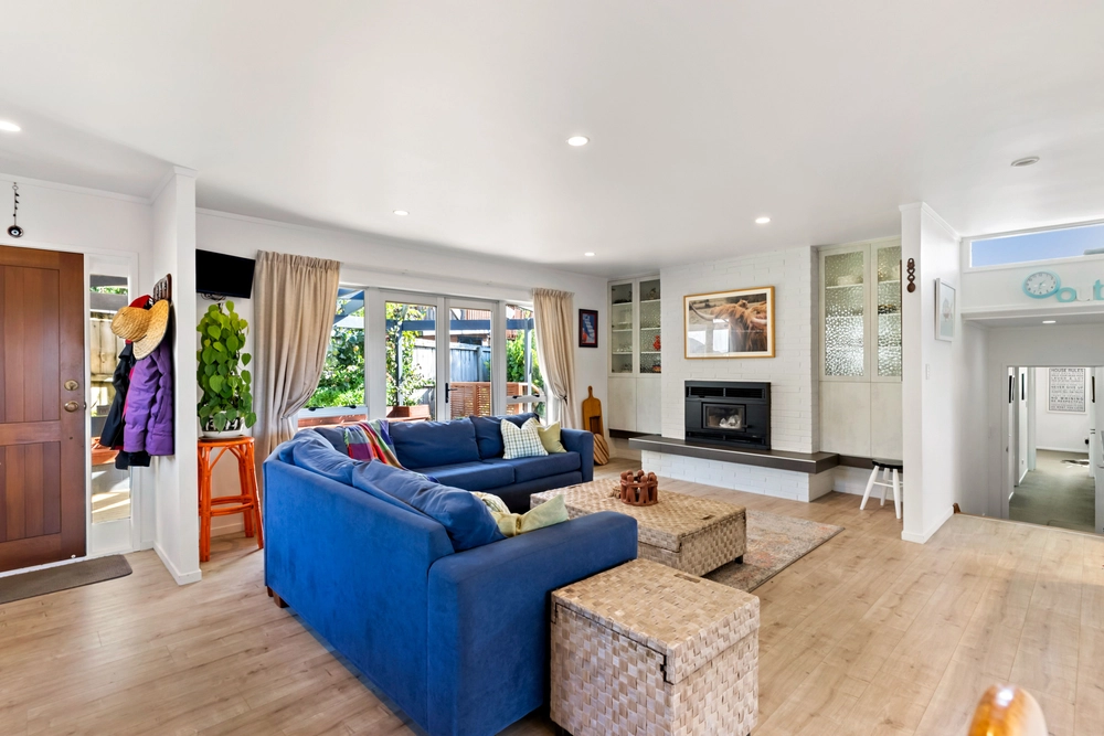 Photos of 18 Uppingham Crescent