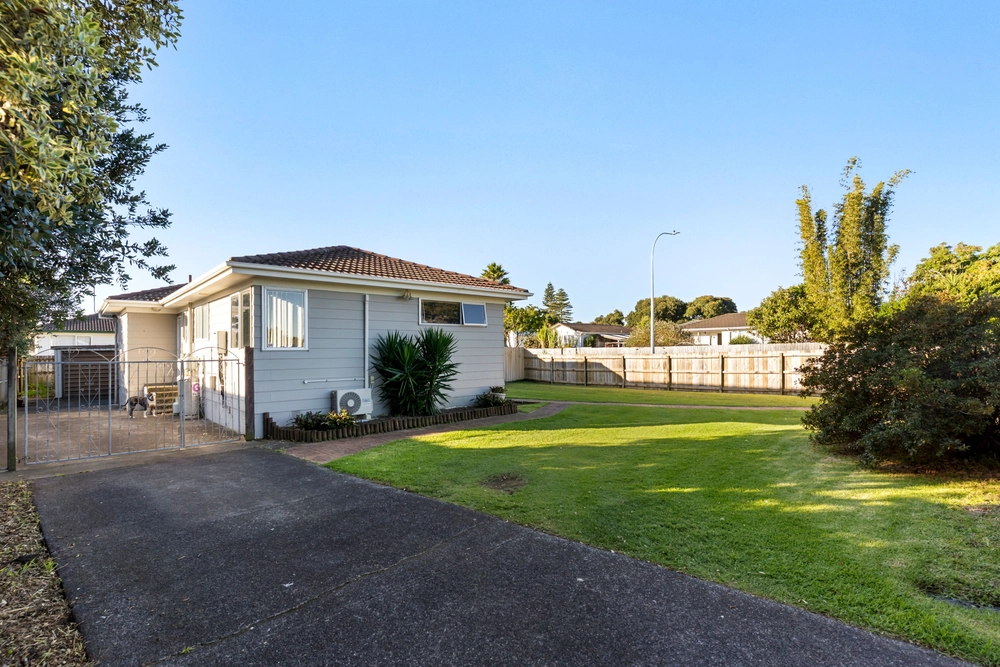 Photos of 13 Gibbons Road