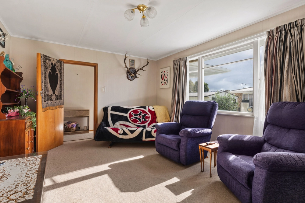 Photos of 21 Ropata Street