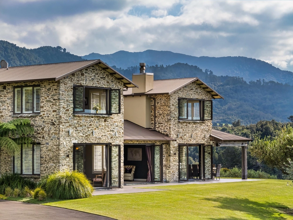 Photos of 265A Hot Springs Road
