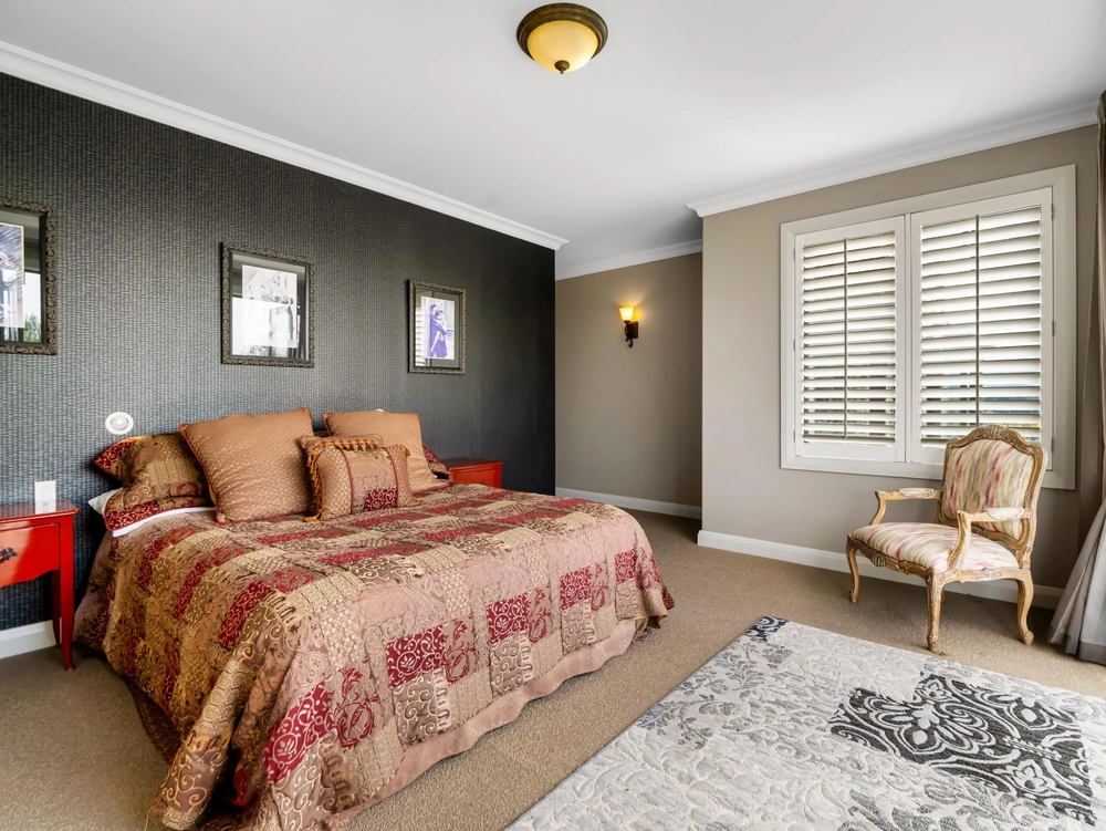 Photos of 265A Hot Springs Road