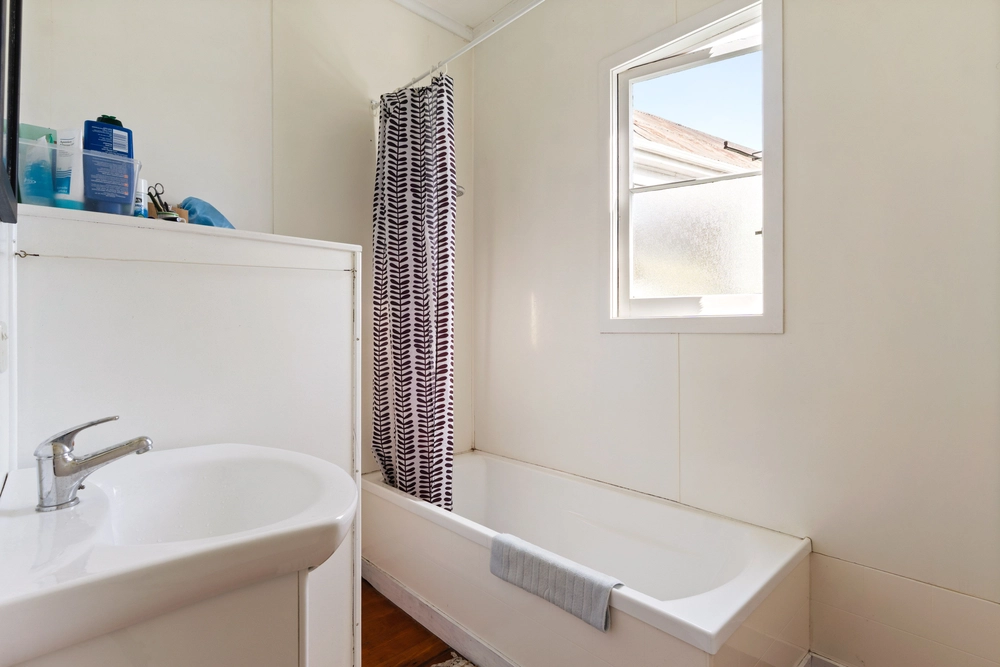 Photos of 121 Wainui Road