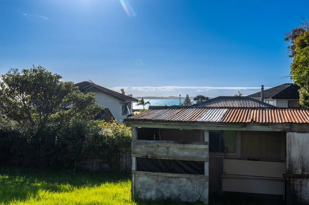 Photos of 182 Bucklands Beach Road
