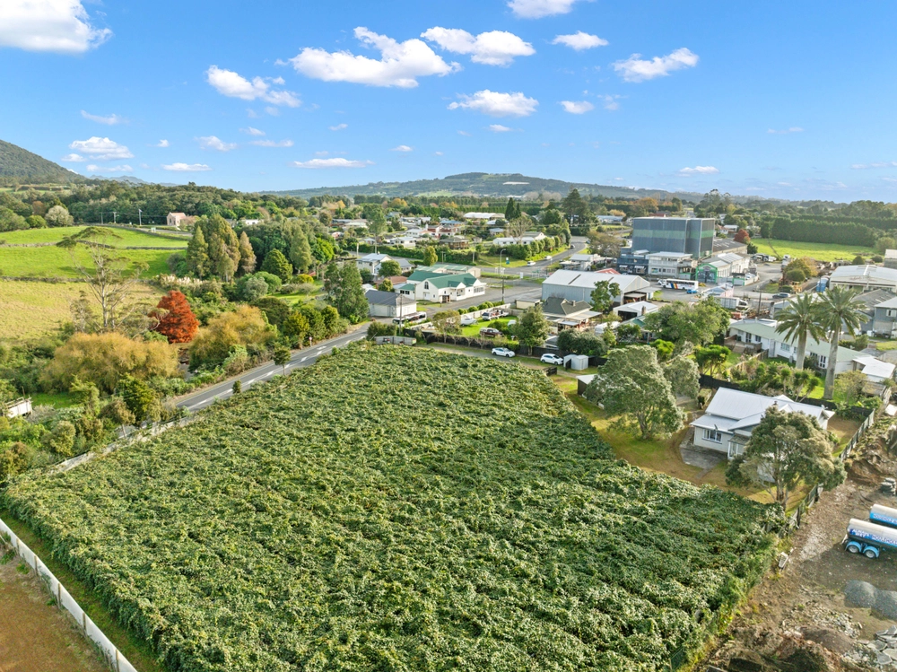 Photos of 988 Otaika Valley Road