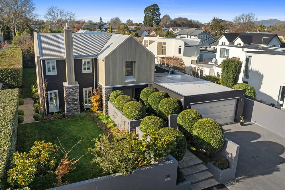 Photos of 20 Thornycroft Street