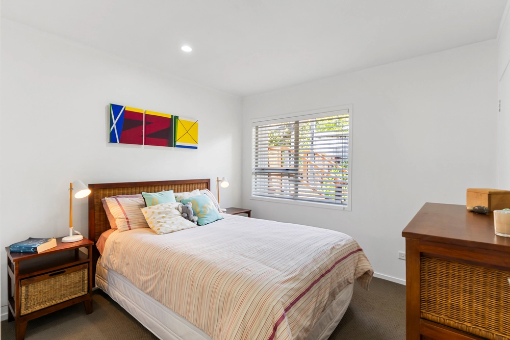 Photos of 18 Uppingham Crescent