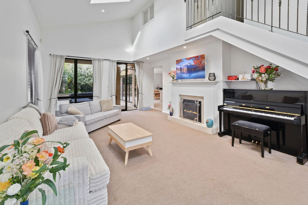 Photos of 25 Bridgefield Crescent