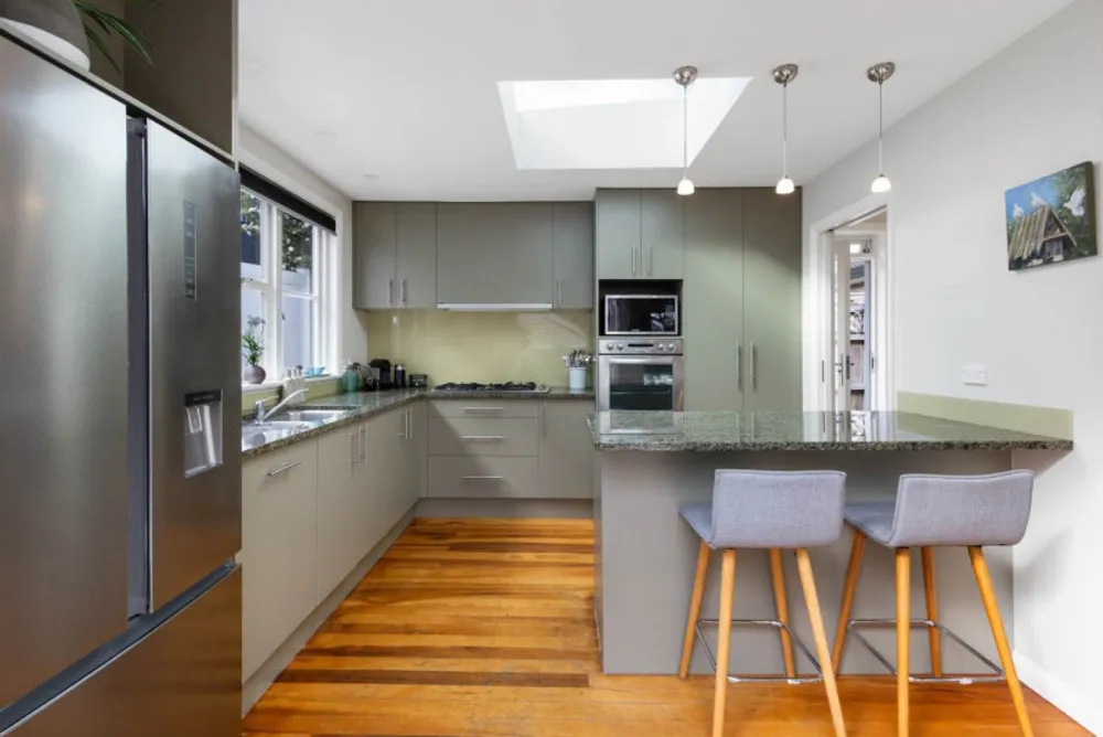 Photos of 6 Queensway