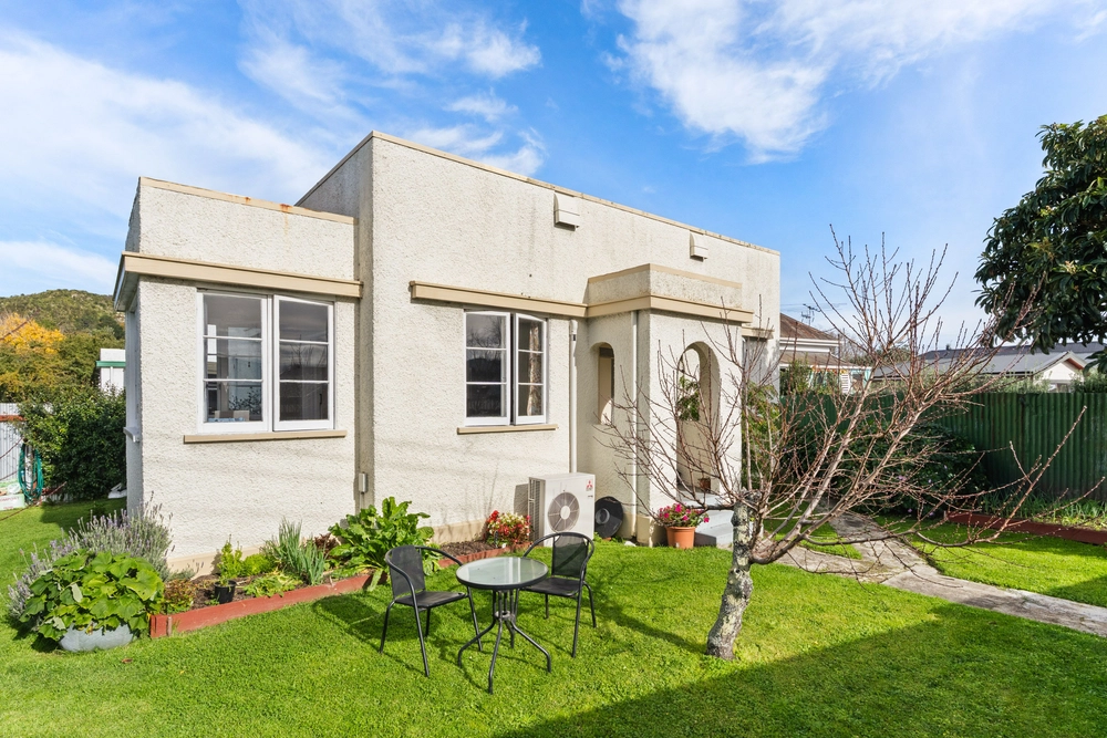 Photos of 121 Wainui Road