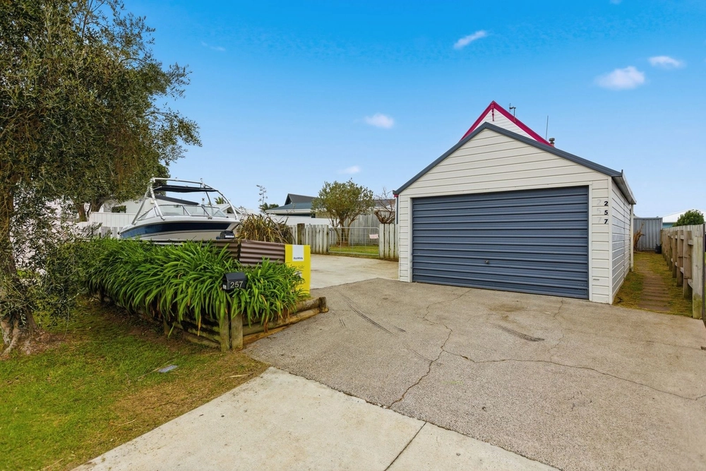 Photos of 257 Dickson Road