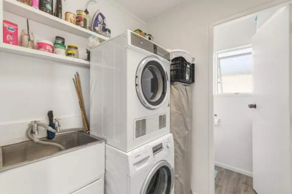 Photos of 295B Dickson Road
