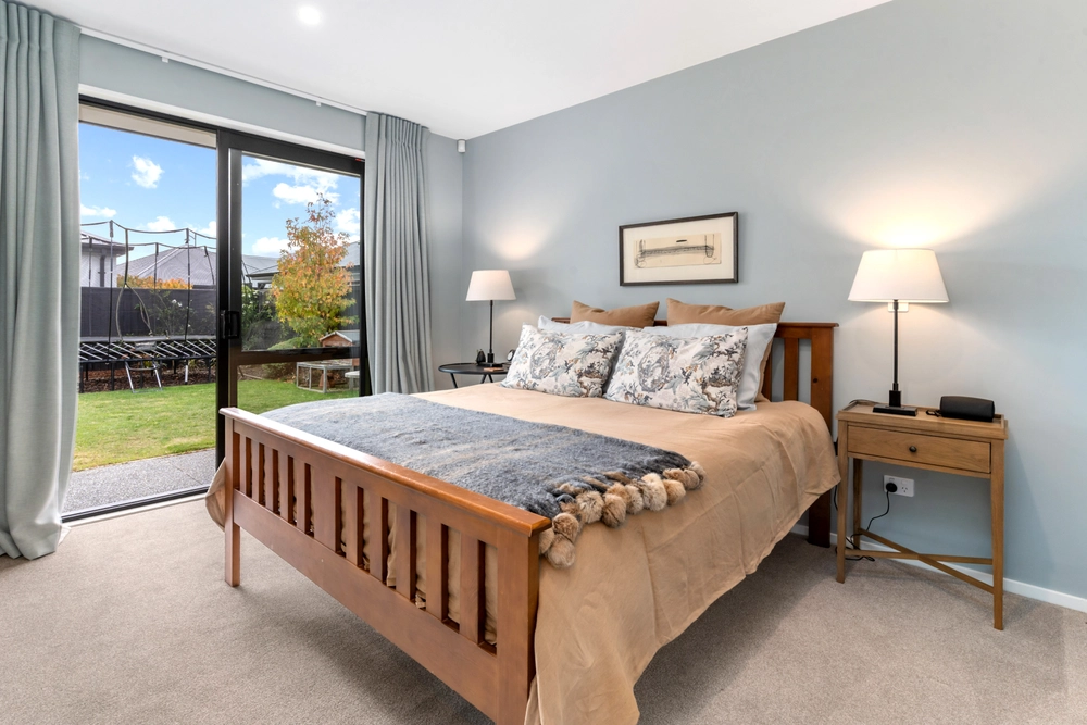 Photos of 10 Spalling Road