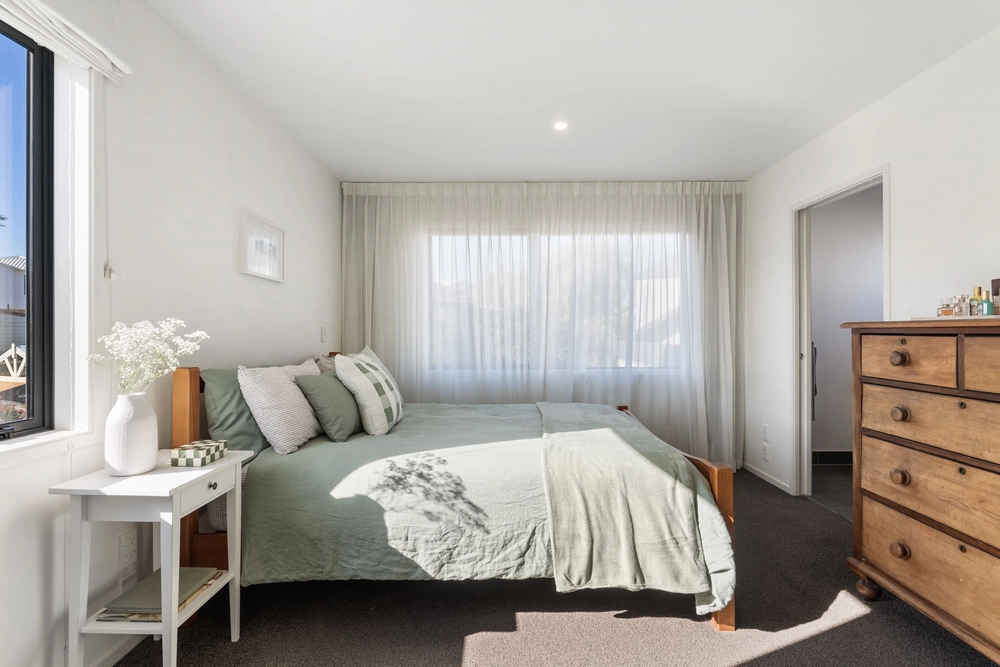 Photos of 16 Radcliffe Street