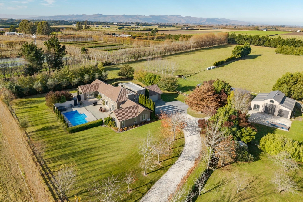 Photos of 130 Glenbogle Drive