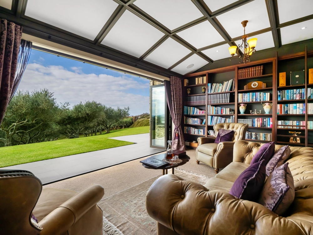 Photos of 265A Hot Springs Road