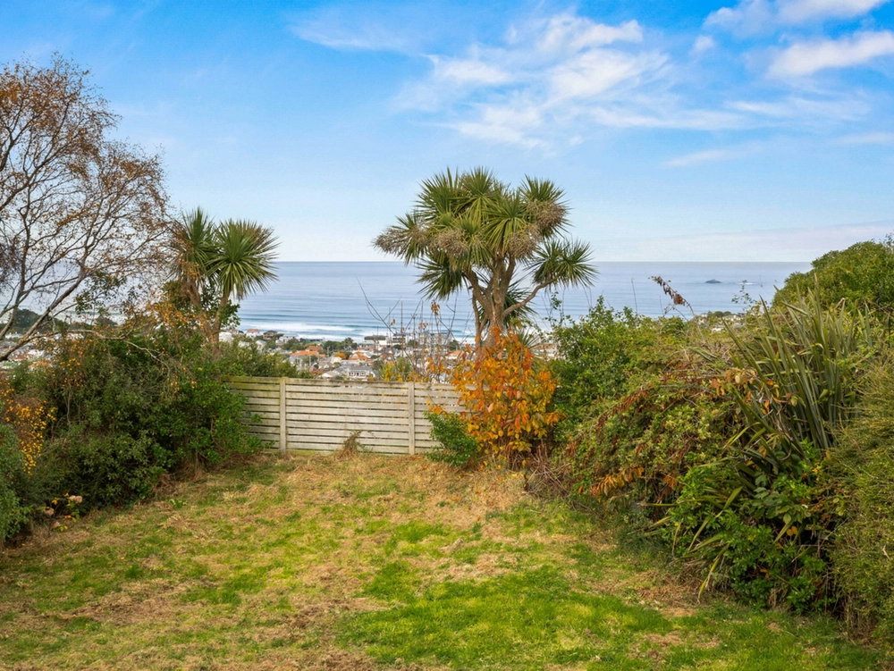 Photos of 141 Easther Crescent