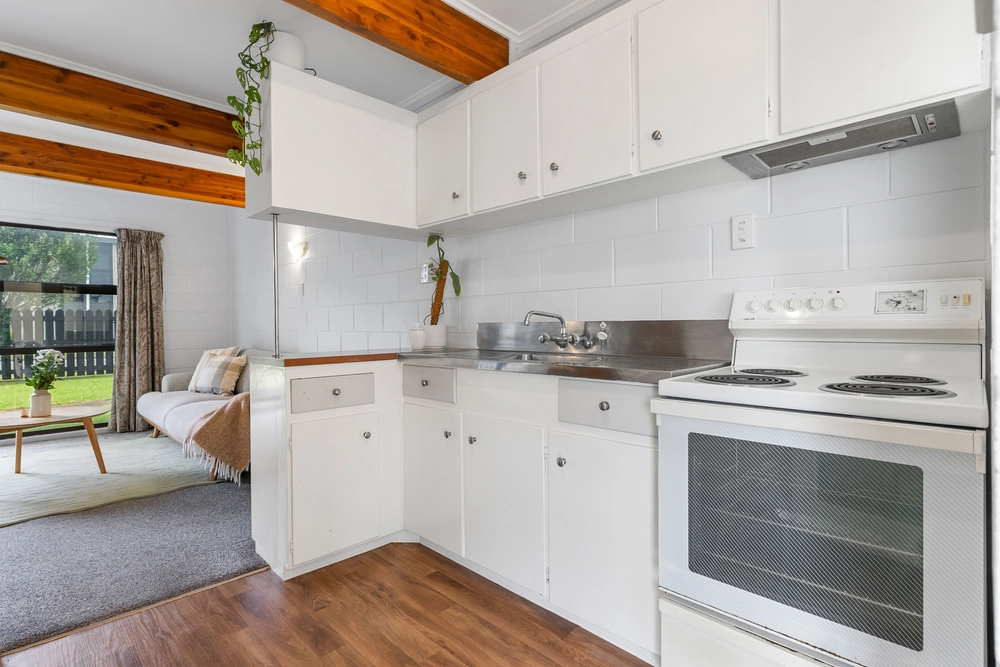Photos of 720 Te Atatu Road