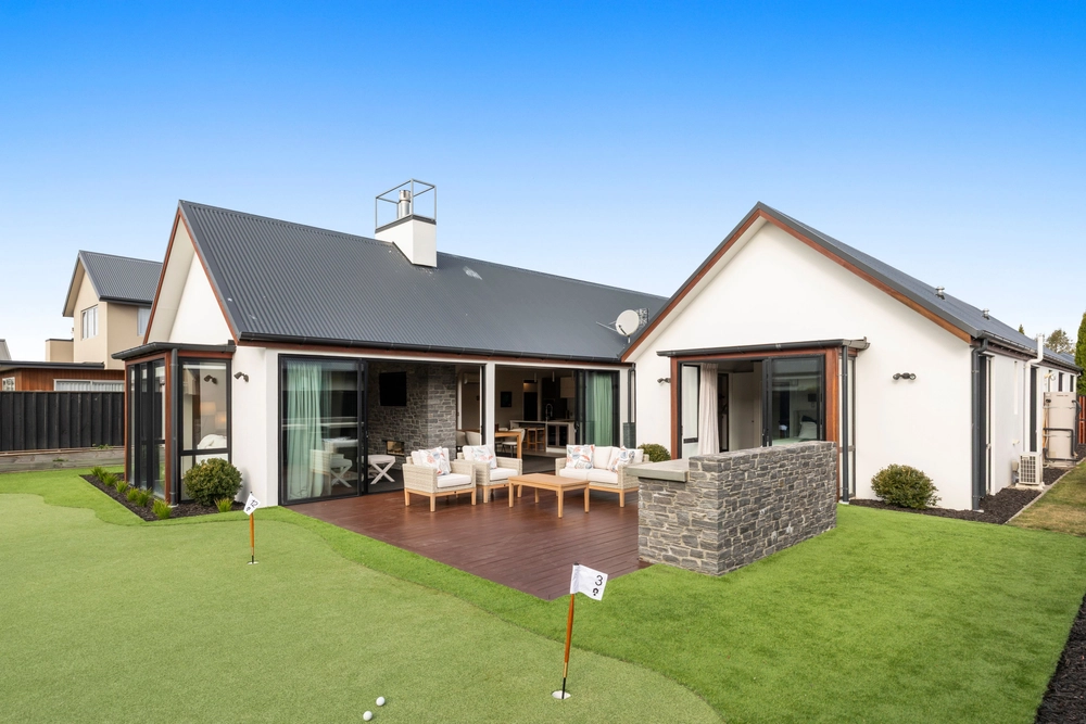 Photos of 6 Waterstock Way