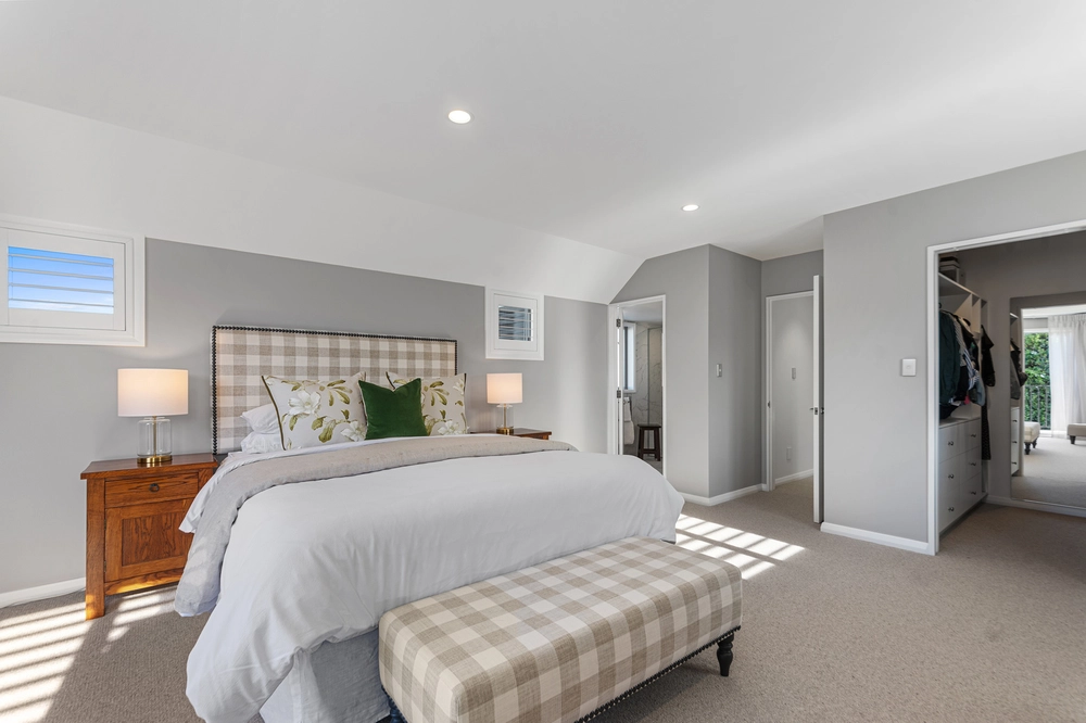 Photos of 20 Thornycroft Street