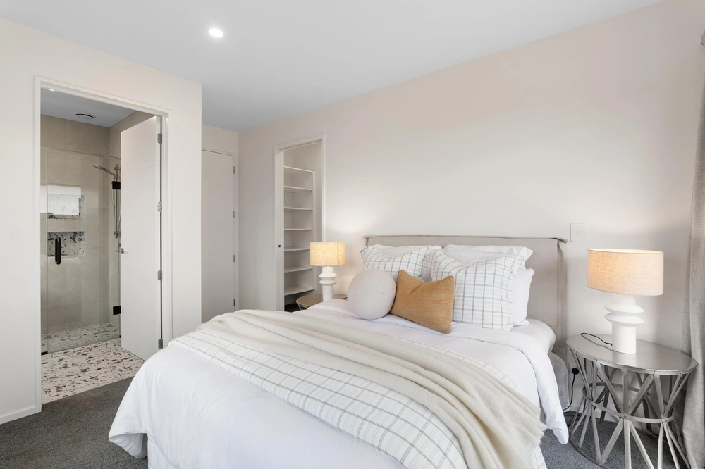 Photos of 6 Millstead Lane