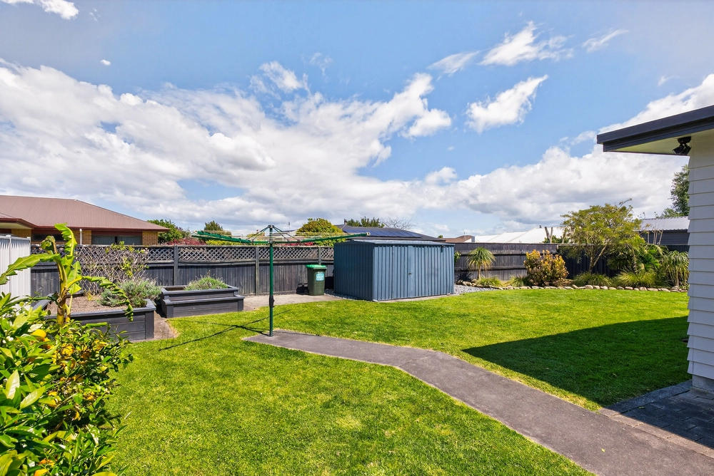 Photos of 3 Pohutukawa Grove