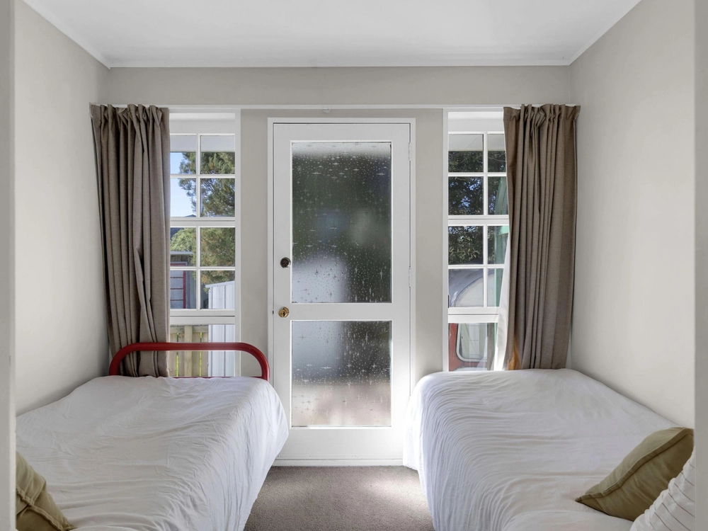 Photos of 42B Wallis Street