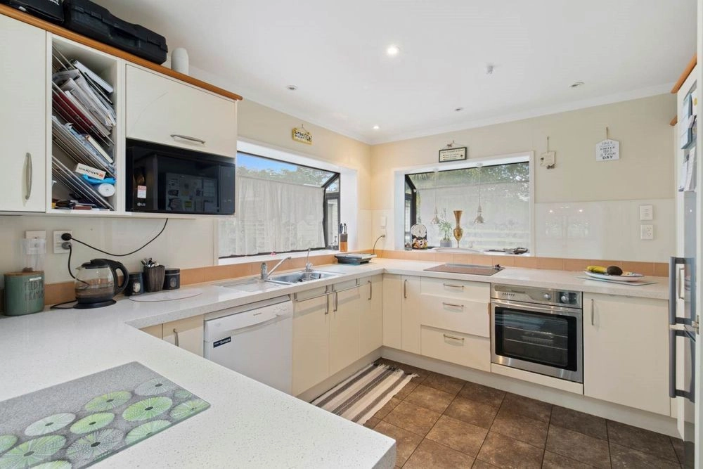 Photos of 80 Oira Road