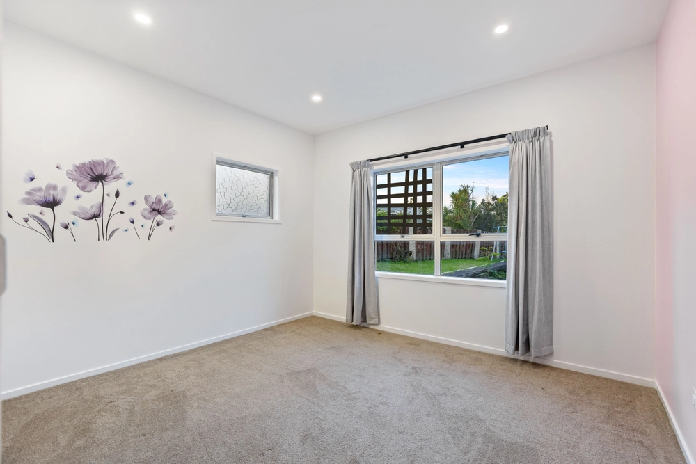 Photos of 273A Royal Road