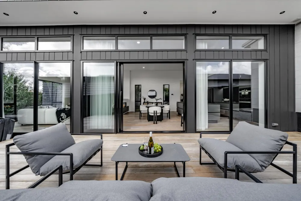 Photos of 39B Waiatarua Road