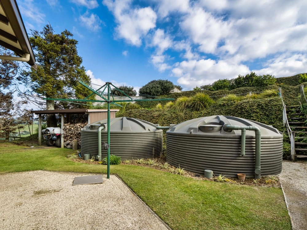 Photos of 265A Hot Springs Road