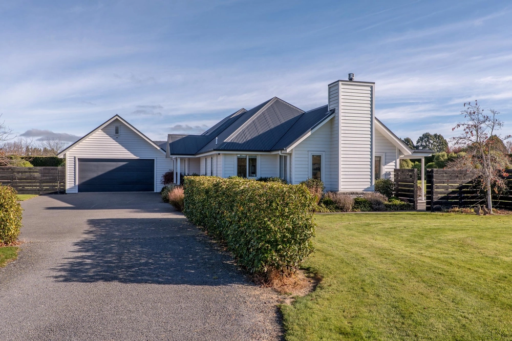 Photos of 695 McLaughlins Road