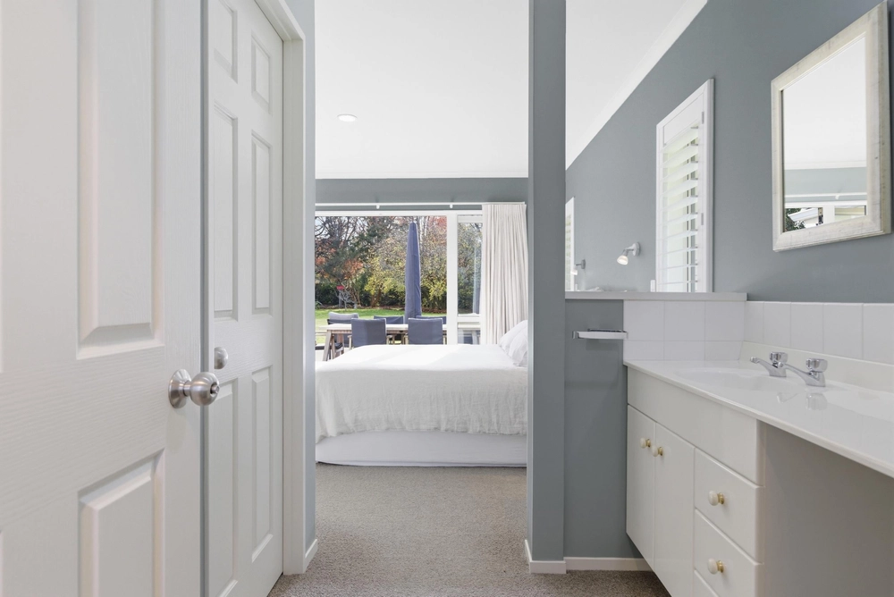Photos of 328 Newell Road