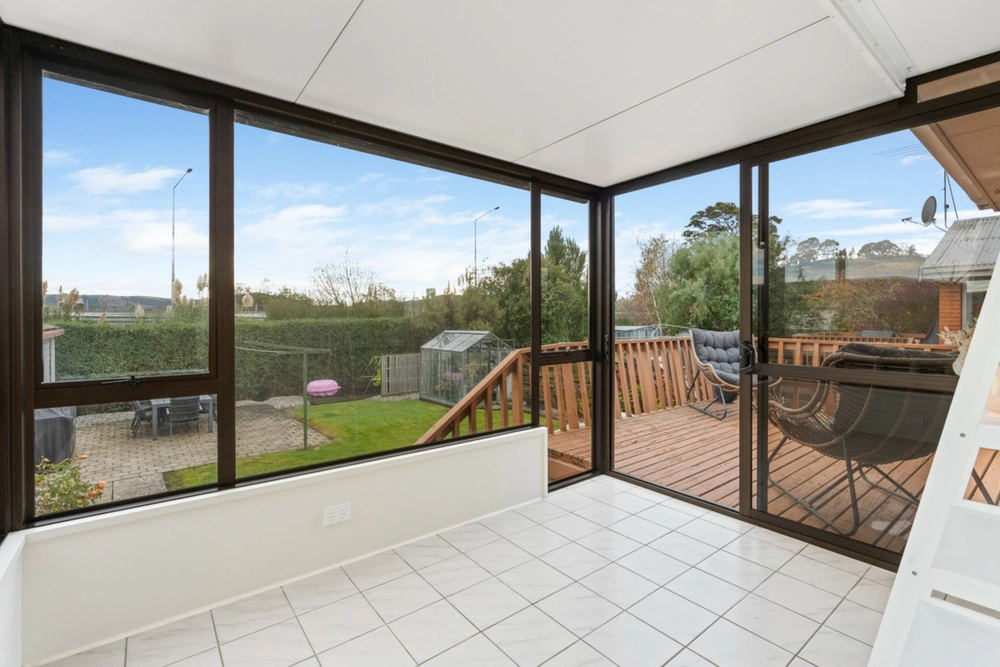 Photos of 47 Kinmont Crescent