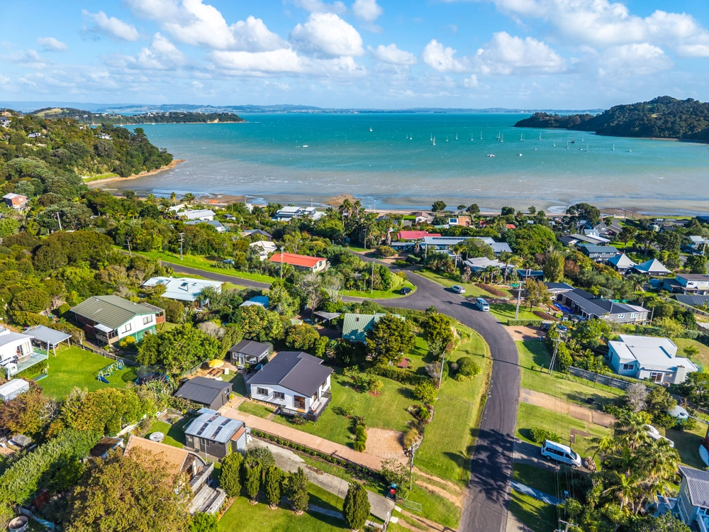 Photos of 32 Kiwi Street