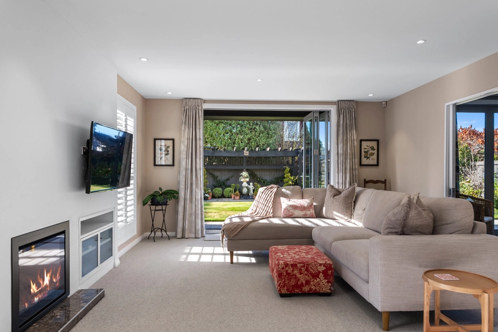 Photos of 20 Thornycroft Street