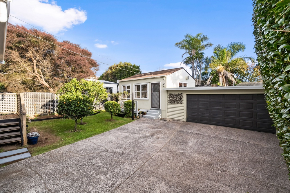 Photos of 24 Margaret Avenue