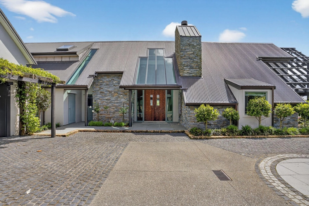 Photos of 333 Tuhimata Road