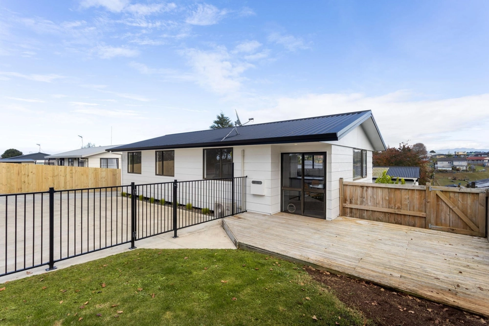 Photos of 52A Rolleston Street