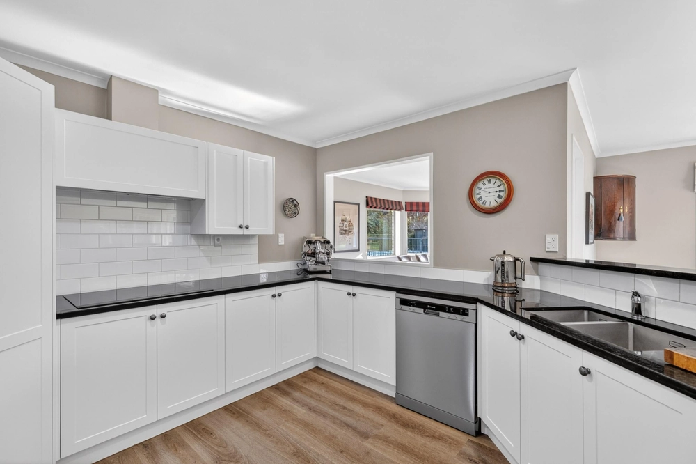 Photos of 328 Newell Road