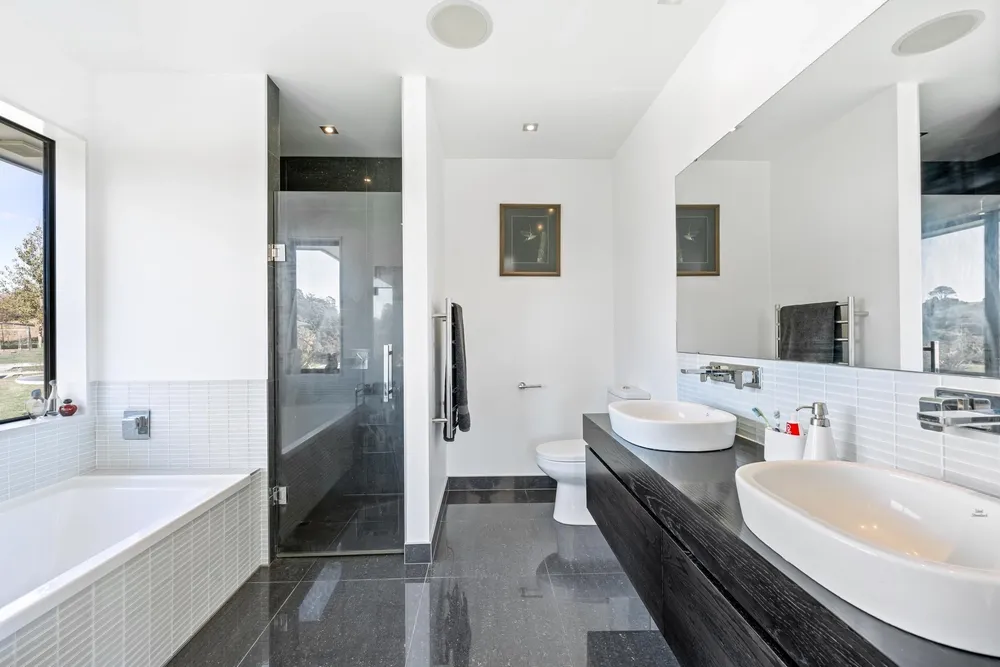 Photos of 246 Blackbridge Road