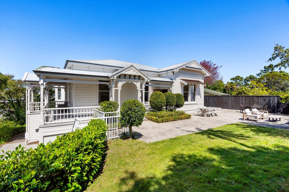 Photos of 6 Thompson Road