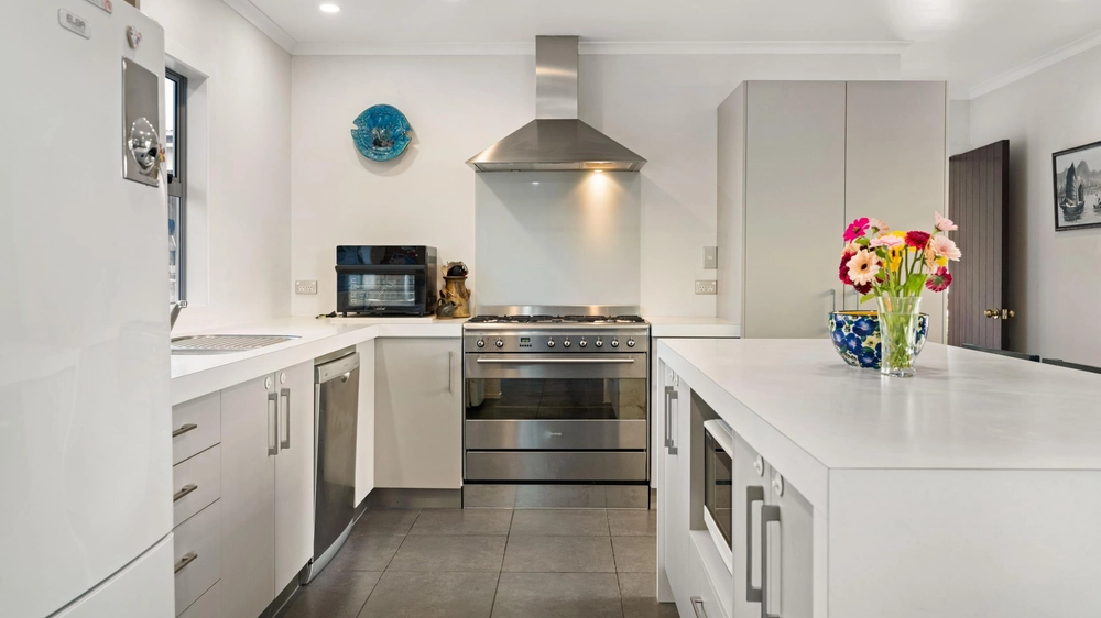 Photos of 1522 Kaiaua Road