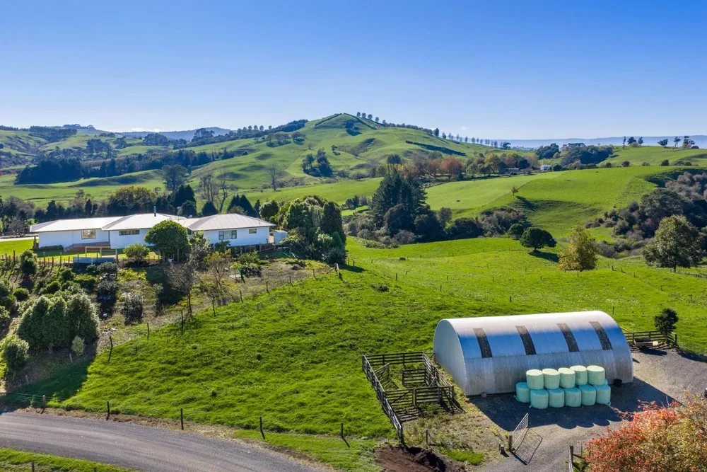 Photos of Unit 3, 957 Taotaoroa Road