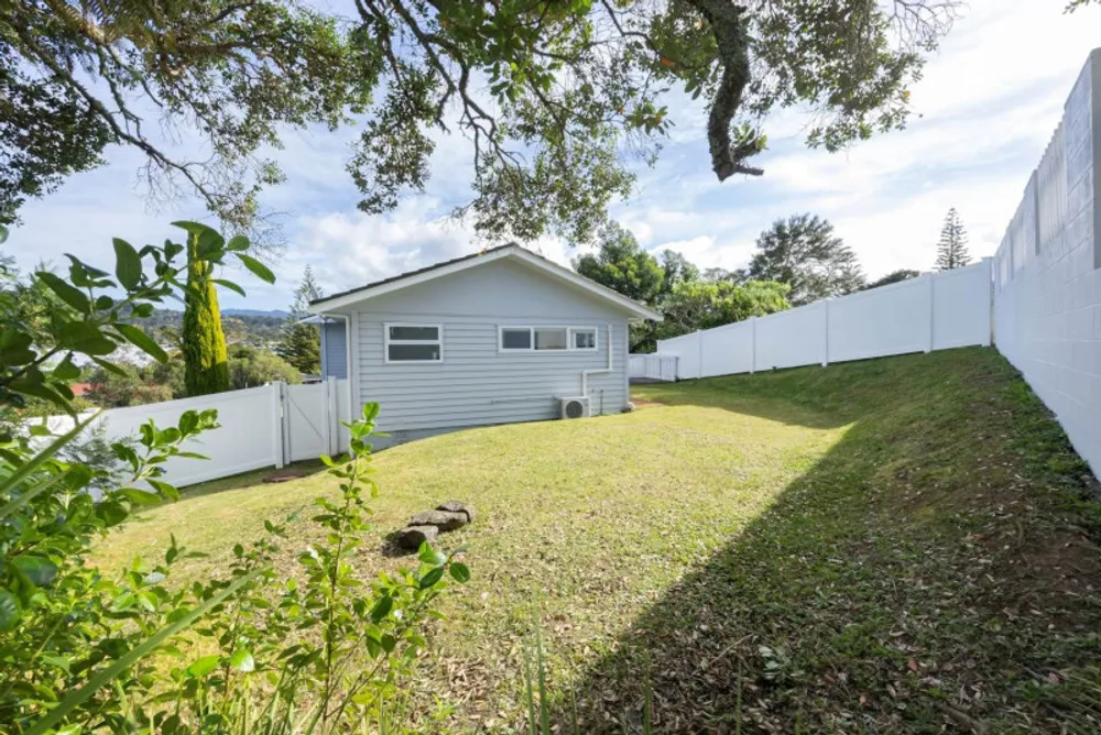 Photos of 106 Captain Scott Road