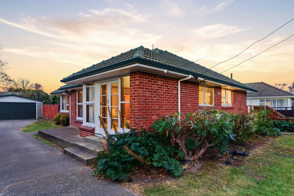 Photos of 50 Staveley Street